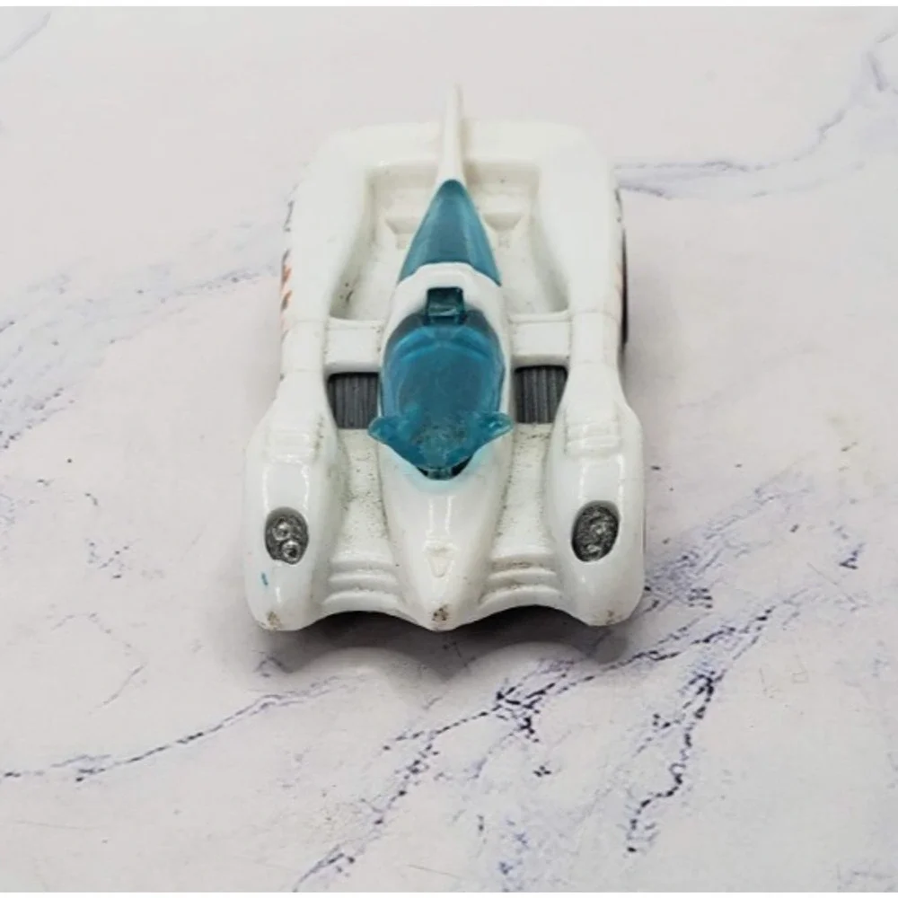 Hot Wheels 2000 Tornado Twister 5 Pack White Power Piston Diecast Car
